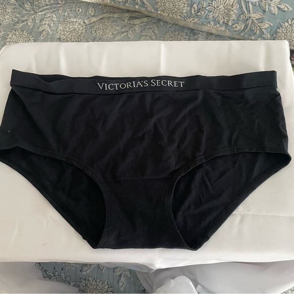 Victoria’s Secret Seamless Hiphugger Hipster Size X Large Black Soft No Show NWT - Picture 1 of 4